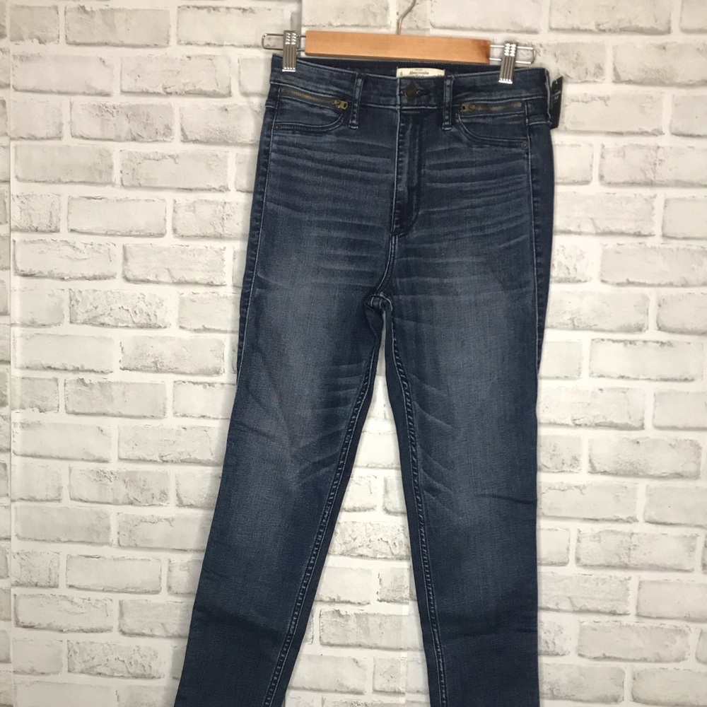 NWT Abercrombie & Fitch Zipper Skinny Jean